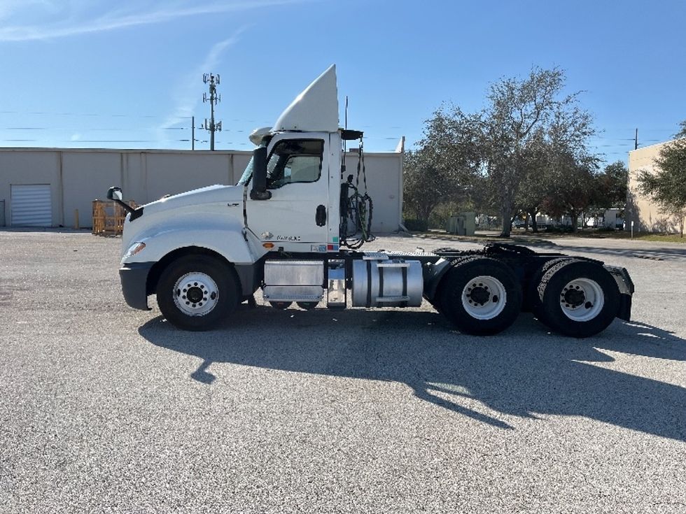 Day Cab Tractor-Heavy Duty Tractors-International-2018-LT625-Tampa-FL-381,011\n\t\tmiles-$ 25,750 - Image 4