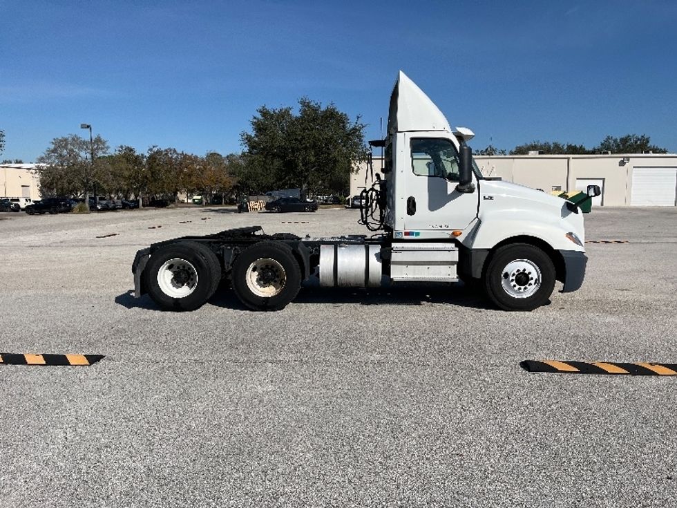 Day Cab Tractor-Heavy Duty Tractors-International-2018-LT625-Tampa-FL-381,011\n\t\tmiles-$ 25,750 - Image 7
