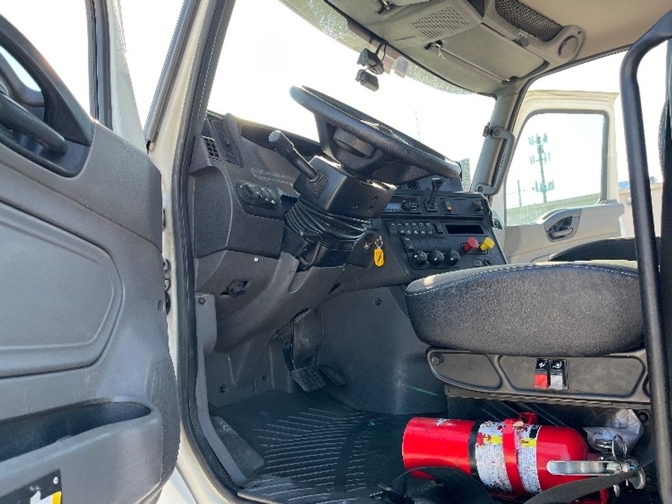 Day Cab Tractor-Heavy Duty Tractors-International-2018-LT625-Tampa-FL-381,011\n\t\tmiles-$ 25,750 - Image 8