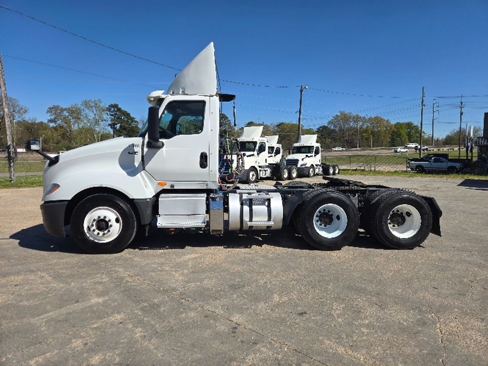 Day Cab Tractor-Heavy Duty Tractors-International-2018-LT625-Terrell-TX-298,753\n\t\tmiles-$ 25,500 - Image 4