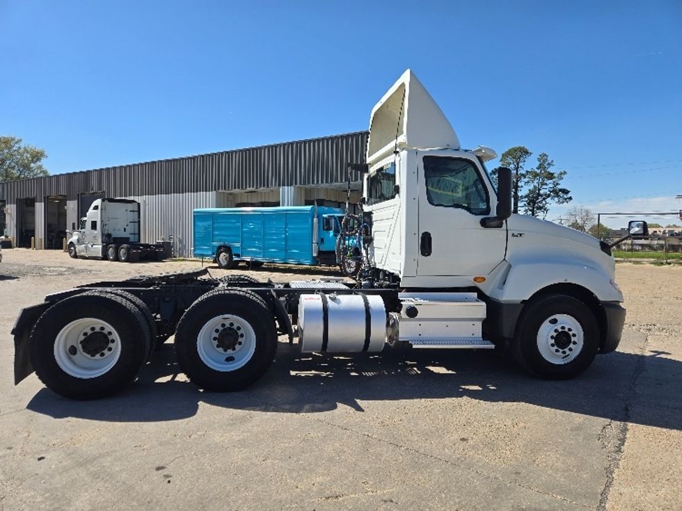Day Cab Tractor-Heavy Duty Tractors-International-2018-LT625-Terrell-TX-298,753\n\t\tmiles-$ 25,500 - Image 8