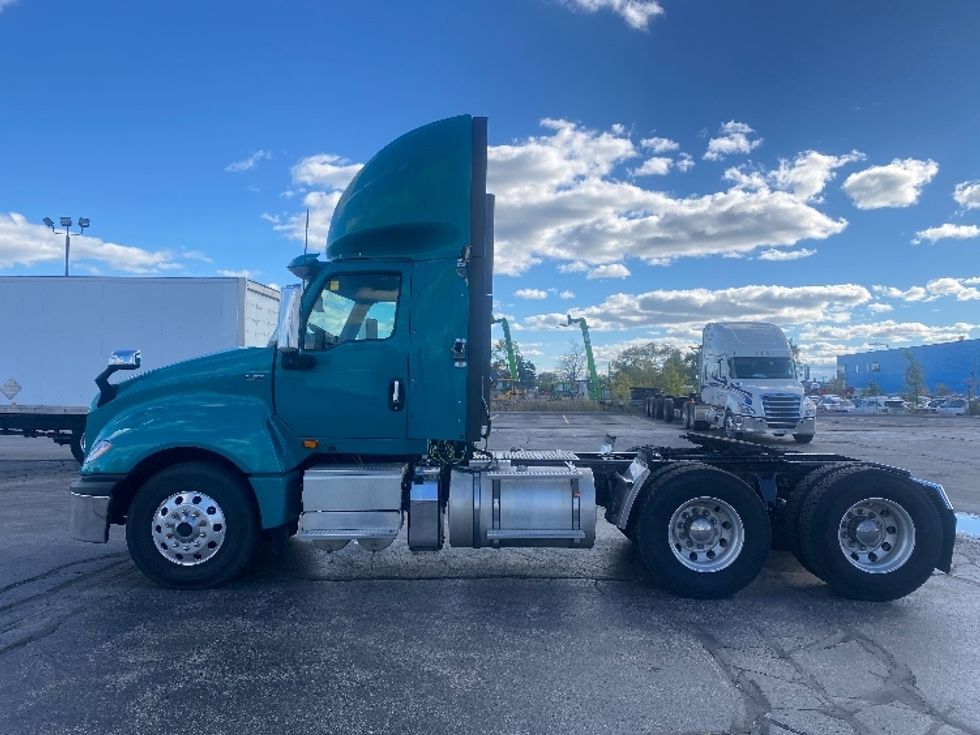 Day Cab Tractor-Heavy Duty Tractors-International-2018-LT625-Toronto-ON-640,648\n\t\tkm-$ 28,500 - Image 4