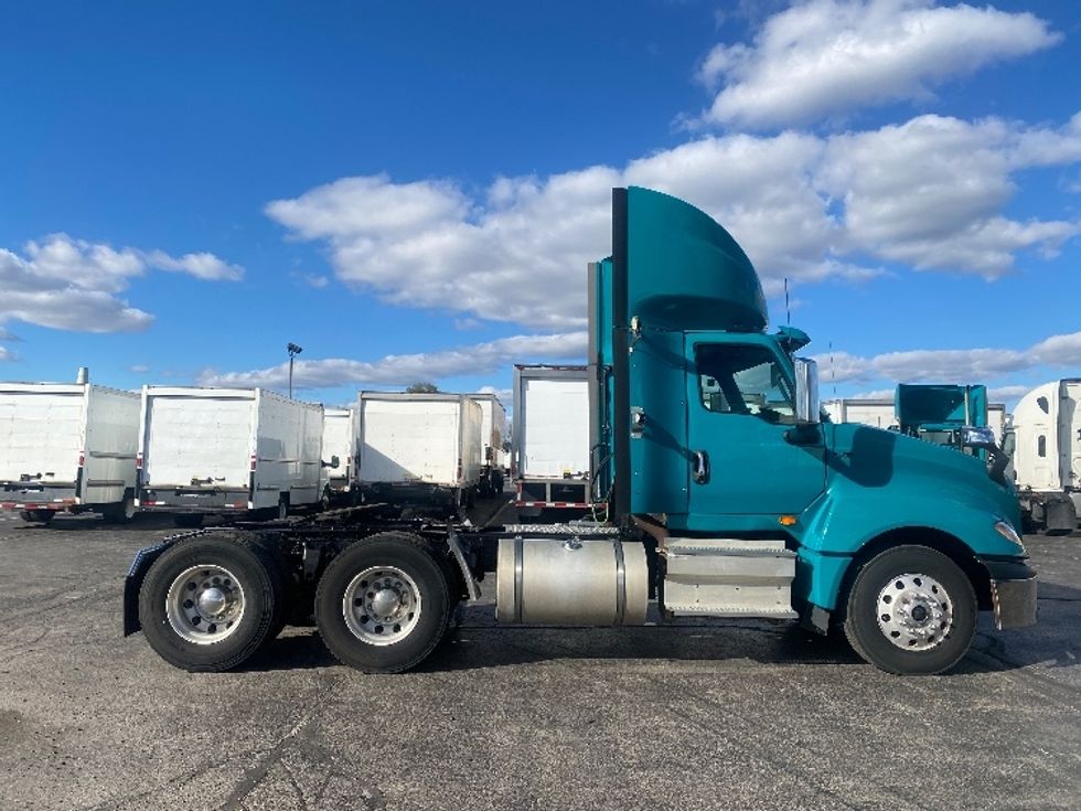 Day Cab Tractor-Heavy Duty Tractors-International-2018-LT625-Toronto-ON-640,648\n\t\tkm-$ 28,500 - Image 8