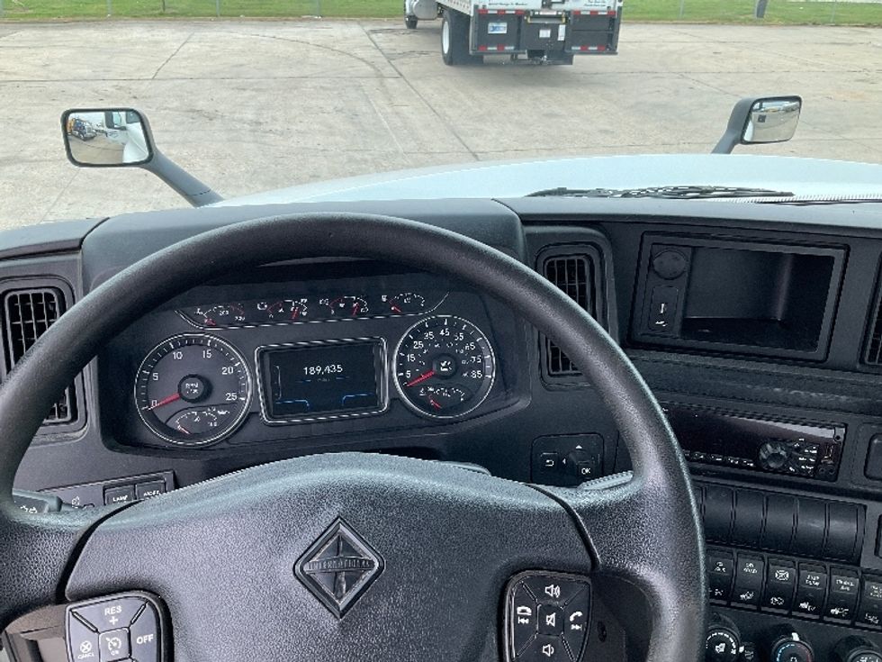 Day Cab Tractor-Heavy Duty Tractors-International-2018-LT625-Twinsburg-OH-211,033\n\t\tmiles-$ 22,500 - Image 11