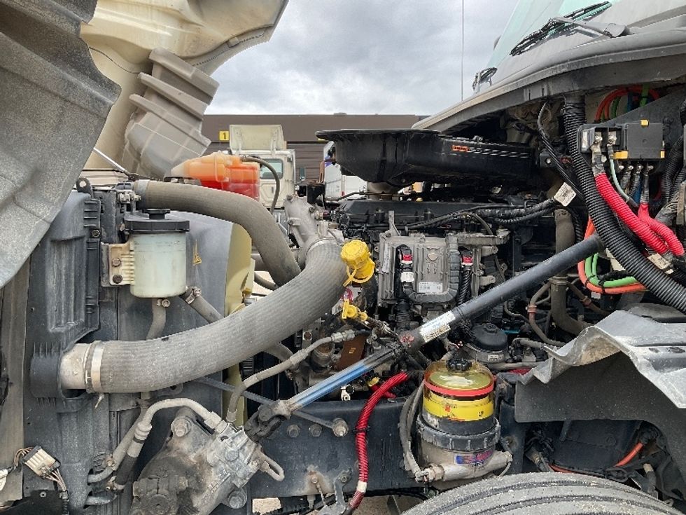 Day Cab Tractor-Heavy Duty Tractors-International-2018-LT625-Twinsburg-OH-211,033\n\t\tmiles-$ 22,500 - Image 13