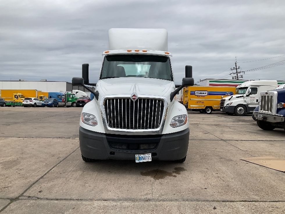 Day Cab Tractor-Heavy Duty Tractors-International-2018-LT625-Twinsburg-OH-211,033\n\t\tmiles-$ 22,500 - Image 2