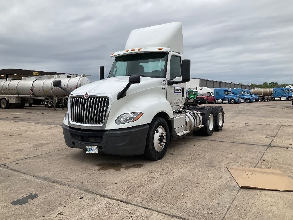 Day Cab Tractor-Heavy Duty Tractors-International-2018-LT625-Twinsburg-OH-211,033\n\t\tmiles-$ 22,500 - Image 3