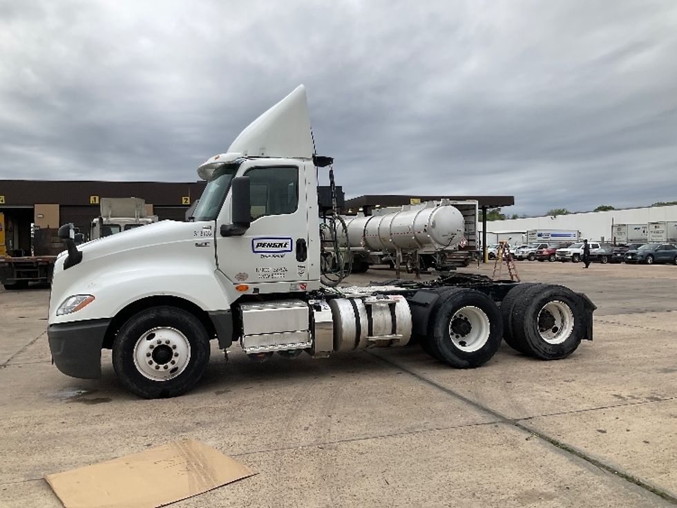 Day Cab Tractor-Heavy Duty Tractors-International-2018-LT625-Twinsburg-OH-211,033\n\t\tmiles-$ 22,500 - Image 4
