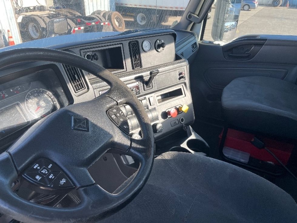 Day Cab Tractor-Heavy Duty Tractors-International-2018-LT625-West Sacramento-CA-304,086\n\t\tmiles-$ 31,750 - Image 10