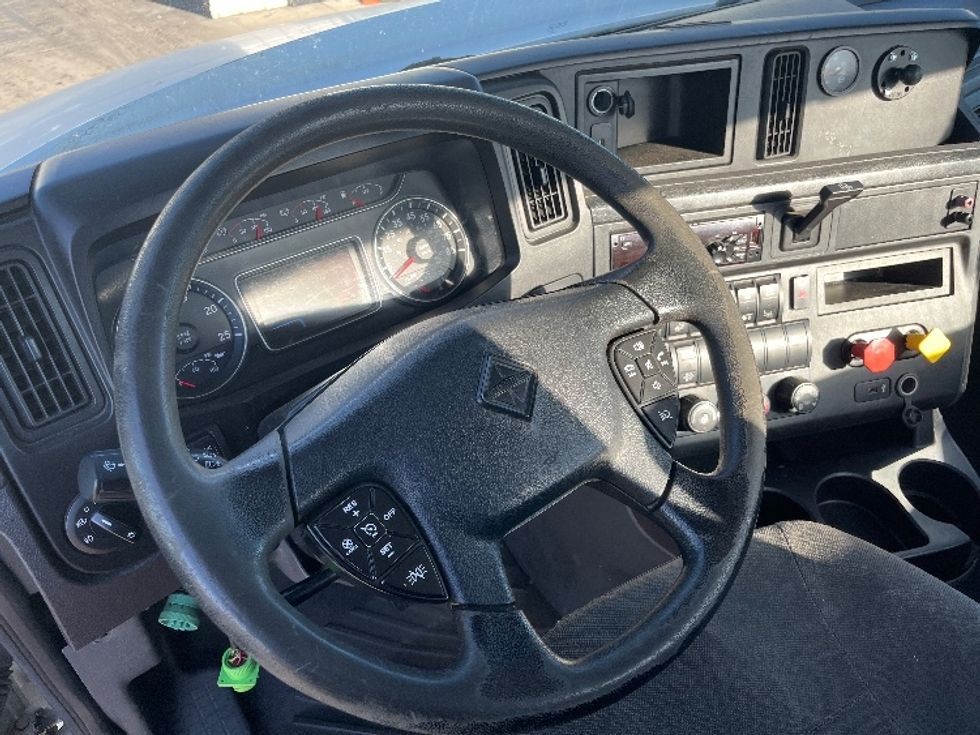 Day Cab Tractor-Heavy Duty Tractors-International-2018-LT625-West Sacramento-CA-304,086\n\t\tmiles-$ 31,750 - Image 11