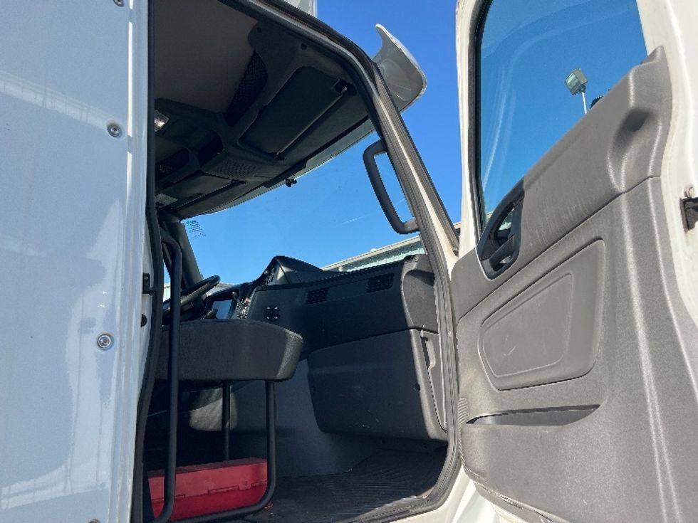 Day Cab Tractor-Heavy Duty Tractors-International-2018-LT625-West Sacramento-CA-304,086\n\t\tmiles-$ 31,750 - Image 12