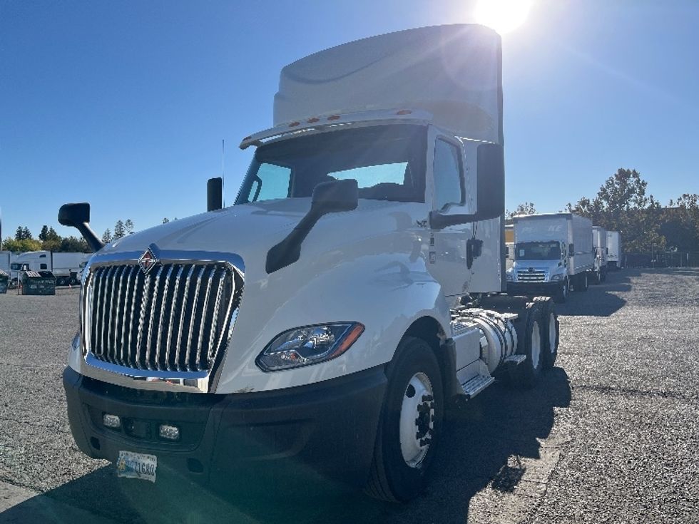 Day Cab Tractor-Heavy Duty Tractors-International-2018-LT625-West Sacramento-CA-304,086\n\t\tmiles-$ 31,750 - Image 3