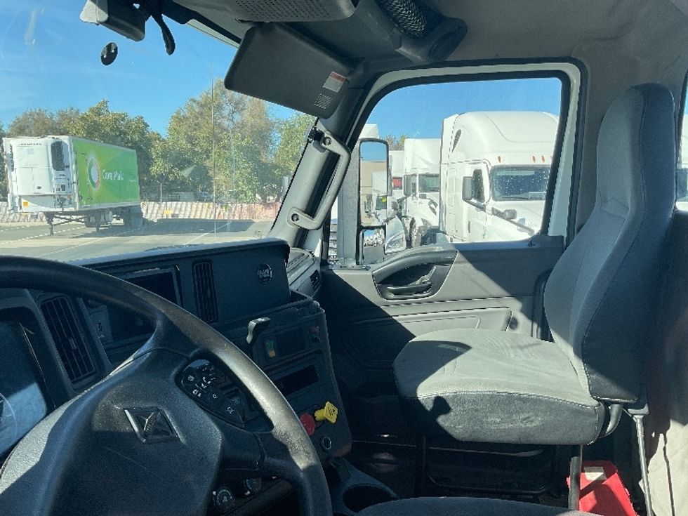 Day Cab Tractor-Heavy Duty Tractors-International-2018-LT625-West Sacramento-CA-325,454\n\t\tmiles-$ 30,500 - Image 10