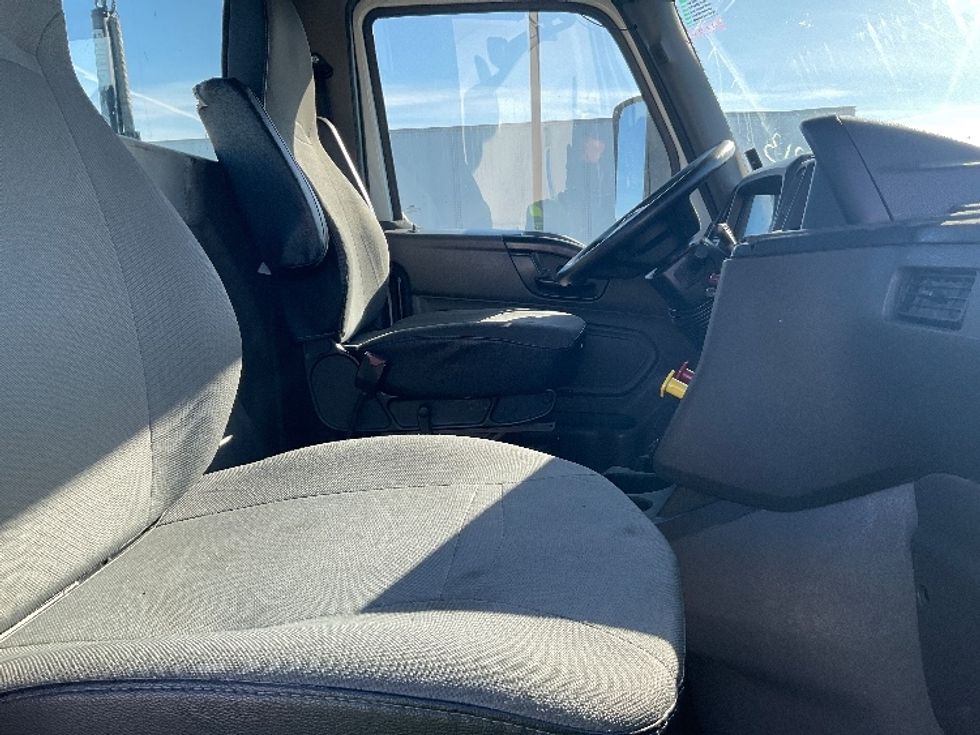 Day Cab Tractor-Heavy Duty Tractors-International-2018-LT625-West Sacramento-CA-325,454\n\t\tmiles-$ 30,500 - Image 13