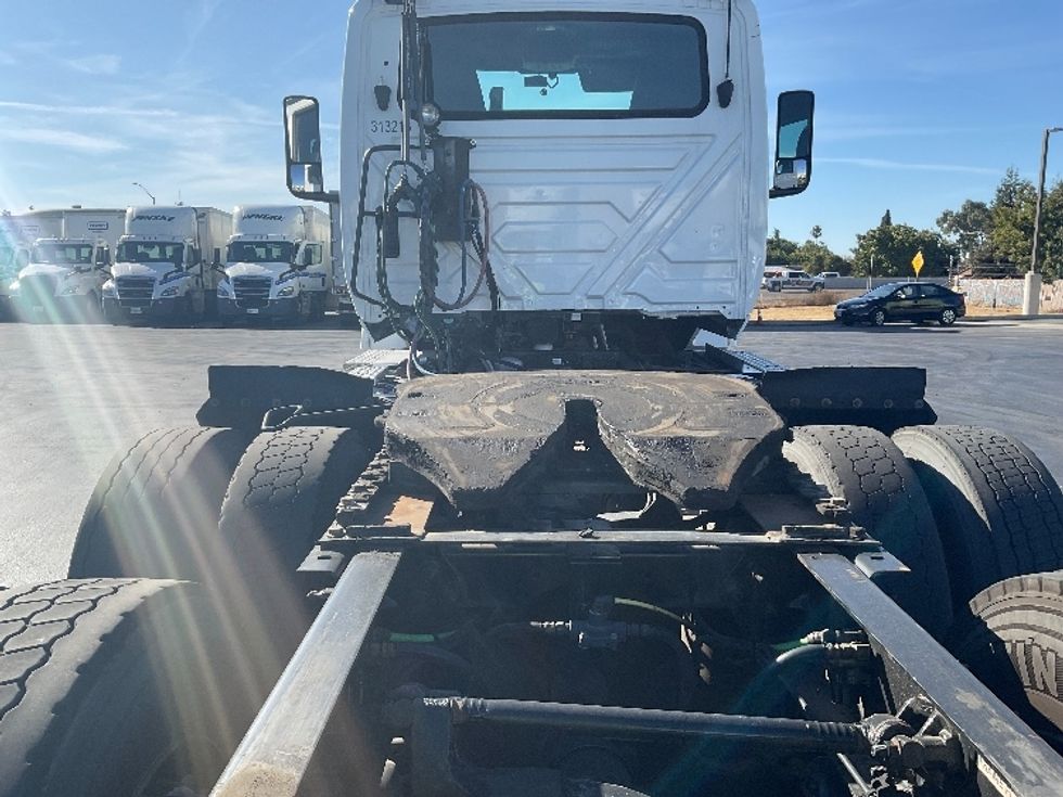 Day Cab Tractor-Heavy Duty Tractors-International-2018-LT625-West Sacramento-CA-325,454\n\t\tmiles-$ 30,500 - Image 6