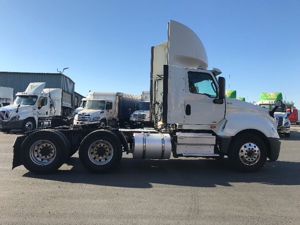 Day Cab Tractor-Heavy Duty Tractors-International-2018-LT625-West Sacramento-CA-371,761\n\t\tmiles-$ 29,500 - Image 8