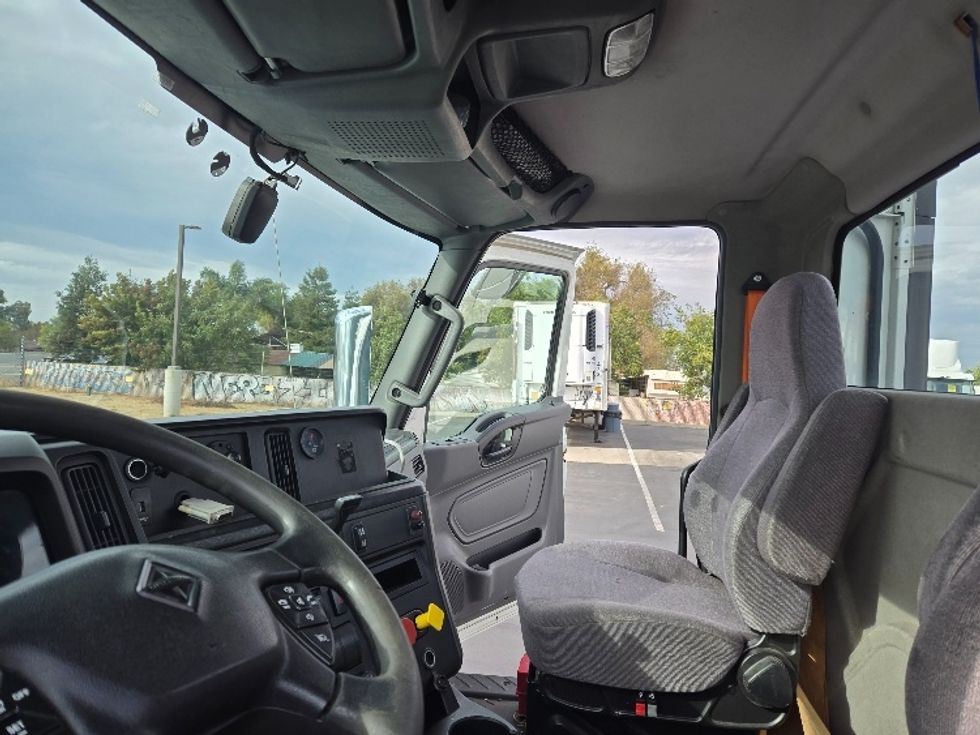 Day Cab Tractor-Heavy Duty Tractors-International-2018-LT625-West Sacramento-CA-404,990\n\t\tmiles-$ 34,000 - Image 10