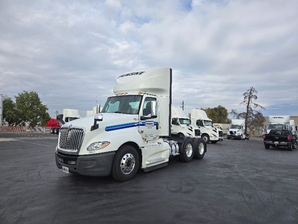 Day Cab Tractor-Heavy Duty Tractors-International-2018-LT625-West Sacramento-CA-404,990\n\t\tmiles-$ 34,000 - Image 3