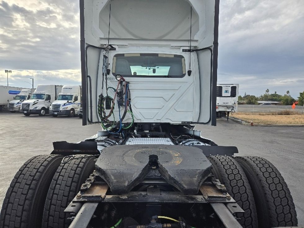 Day Cab Tractor-Heavy Duty Tractors-International-2018-LT625-West Sacramento-CA-404,990\n\t\tmiles-$ 34,000 - Image 6