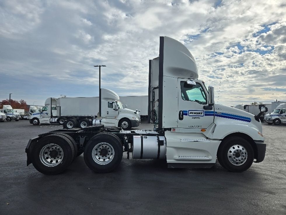 Day Cab Tractor-Heavy Duty Tractors-International-2018-LT625-West Sacramento-CA-404,990\n\t\tmiles-$ 34,000 - Image 8