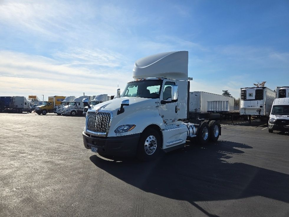 Day Cab Tractor-Heavy Duty Tractors-International-2018-LT625-West Sacramento-CA-431,801\n\t\tmiles-$ 37,750 - Image 3