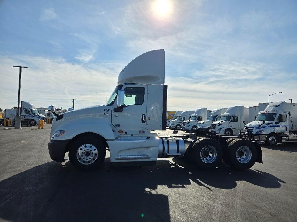 Day Cab Tractor-Heavy Duty Tractors-International-2018-LT625-West Sacramento-CA-431,801\n\t\tmiles-$ 37,750 - Image 4