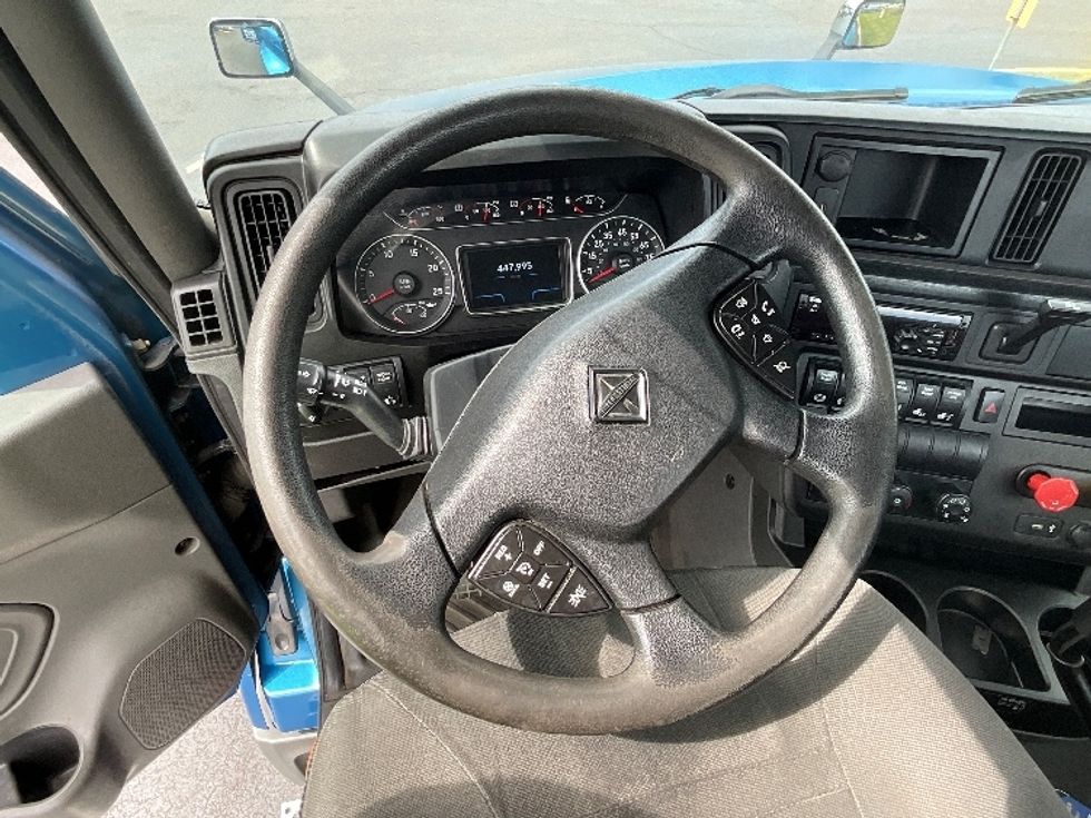 2018 International LT625 LT photo 11