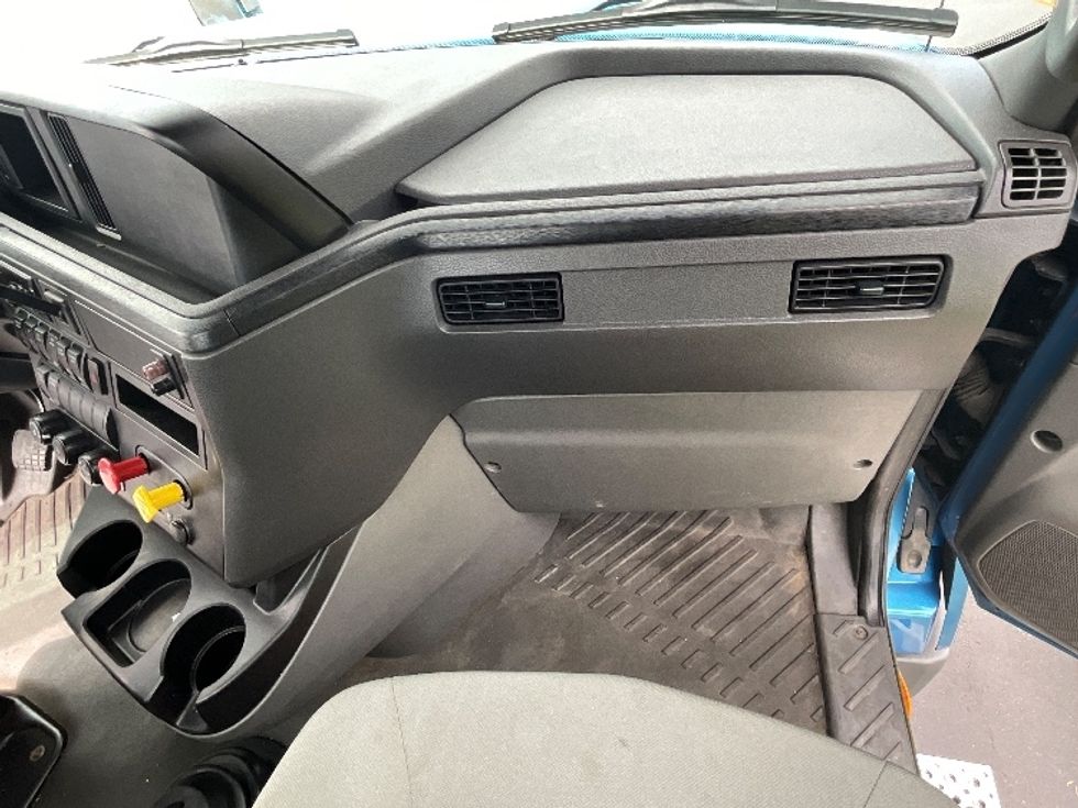 2018 International LT625 LT photo 13