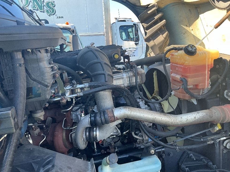 2018 International LT625 LT photo 15