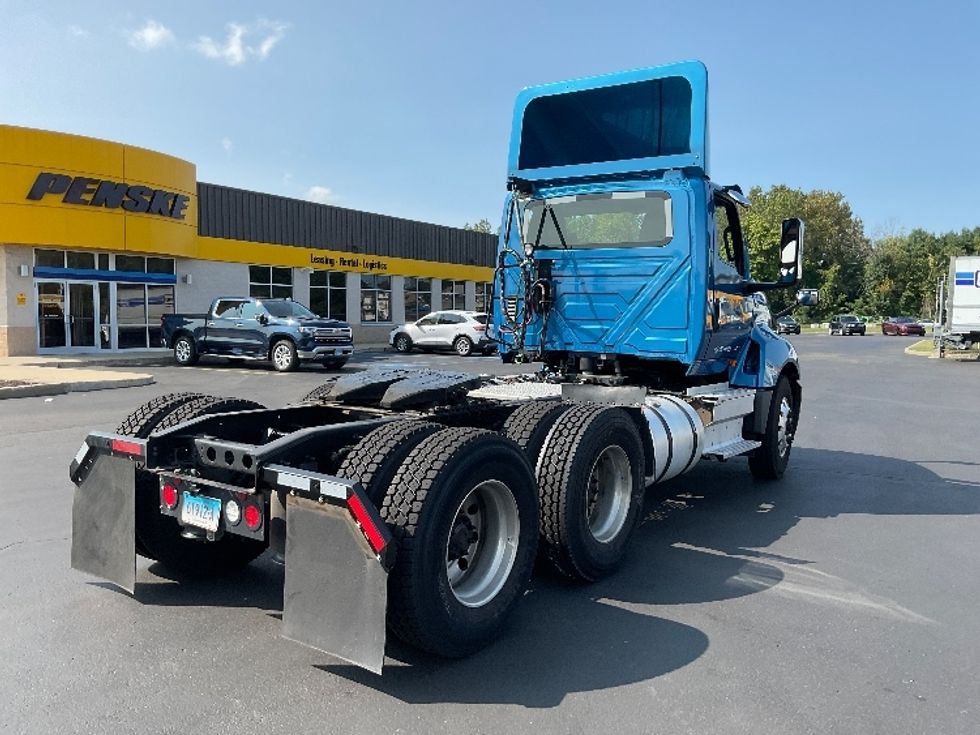 2018 International LT625 LT photo 7