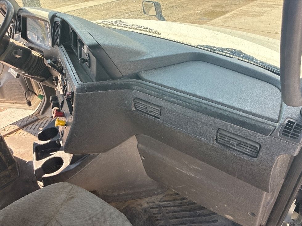 Day Cab Tractor-Heavy Duty Tractors-International-2018-LT625-Wilmington-OH-185,947\n\t\tmiles-$ 23,500 - Image 13