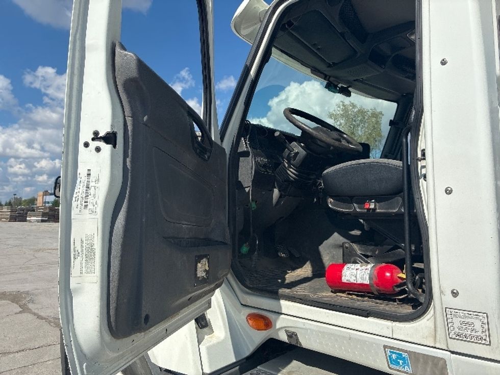 Day Cab Tractor-Heavy Duty Tractors-International-2018-LT625-Wilmington-OH-185,947\n\t\tmiles-$ 23,500 - Image 9