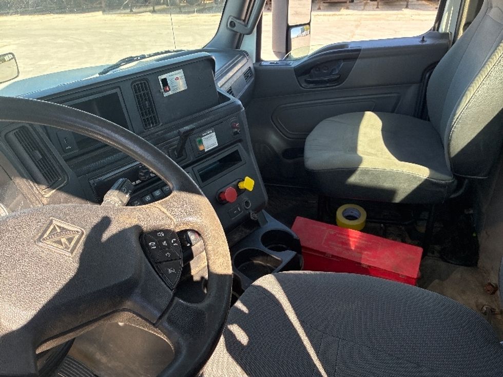 Day Cab Tractor-Heavy Duty Tractors-International-2018-LT625-Wilmington-OH-190,055\n\t\tmiles-$ 23,500 - Image 10