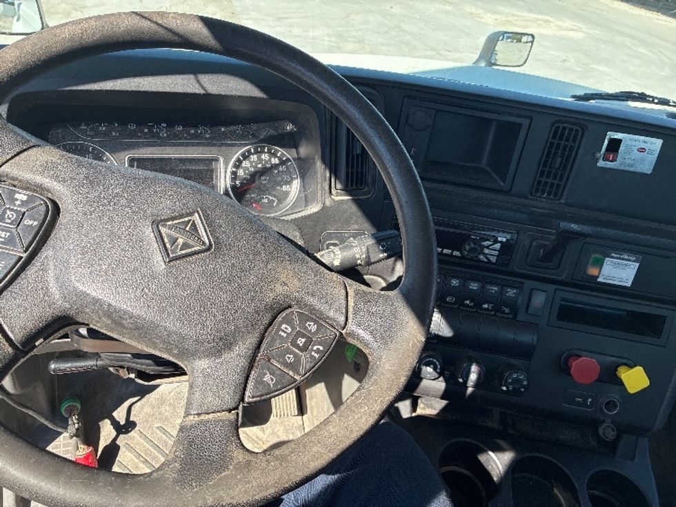 Day Cab Tractor-Heavy Duty Tractors-International-2018-LT625-Wilmington-OH-190,055\n\t\tmiles-$ 23,500 - Image 11
