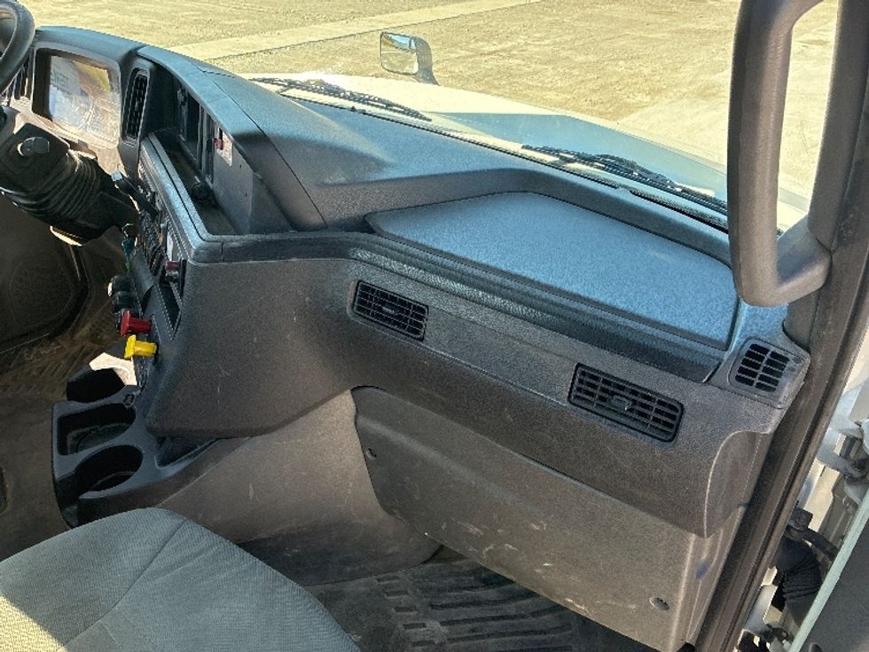 Day Cab Tractor-Heavy Duty Tractors-International-2018-LT625-Wilmington-OH-190,055\n\t\tmiles-$ 23,500 - Image 13