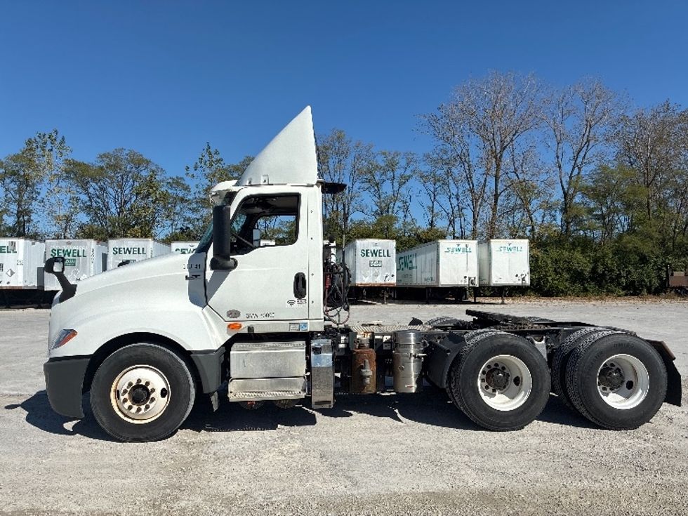 Day Cab Tractor-Heavy Duty Tractors-International-2018-LT625-Wilmington-OH-190,055\n\t\tmiles-$ 23,500 - Image 4