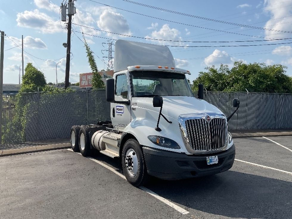 Day Cab Tractor-Heavy Duty Tractors-International-2018-RH613-Cleveland-TN-233,402\n\t\tmiles-$ 999,999 - Image 1