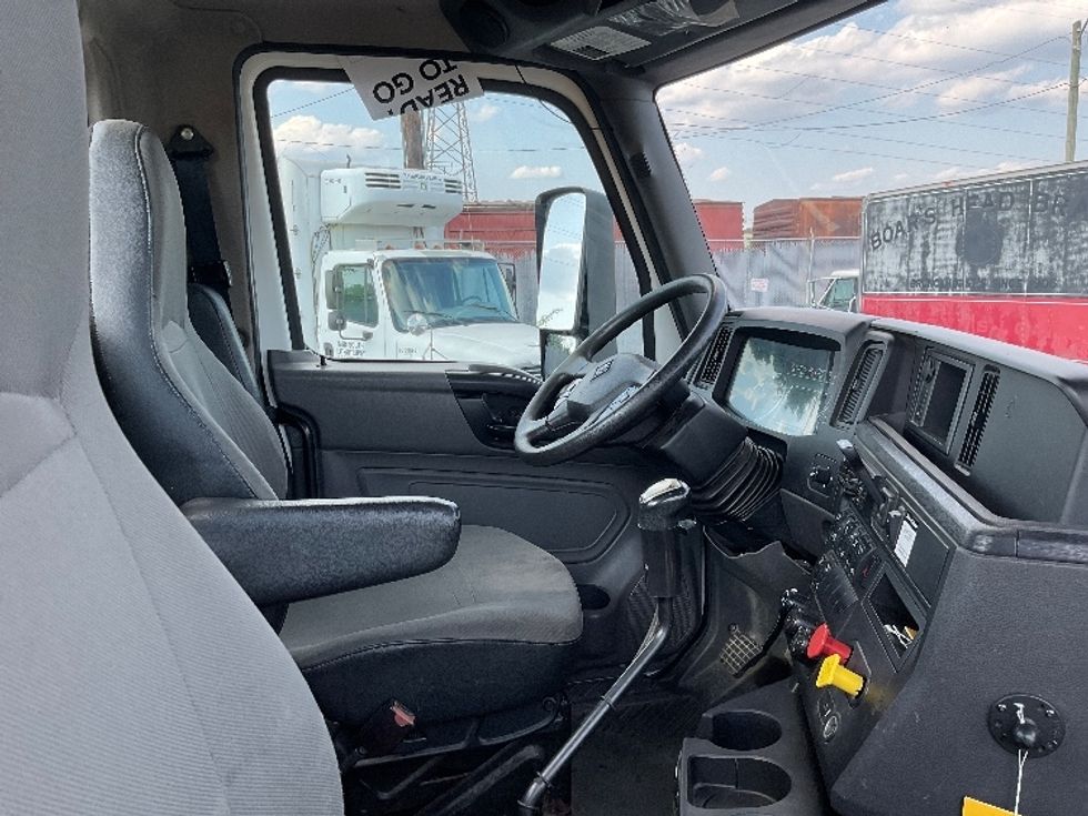Day Cab Tractor-Heavy Duty Tractors-International-2018-RH613-Cleveland-TN-233,402\n\t\tmiles-$ 999,999 - Image 14