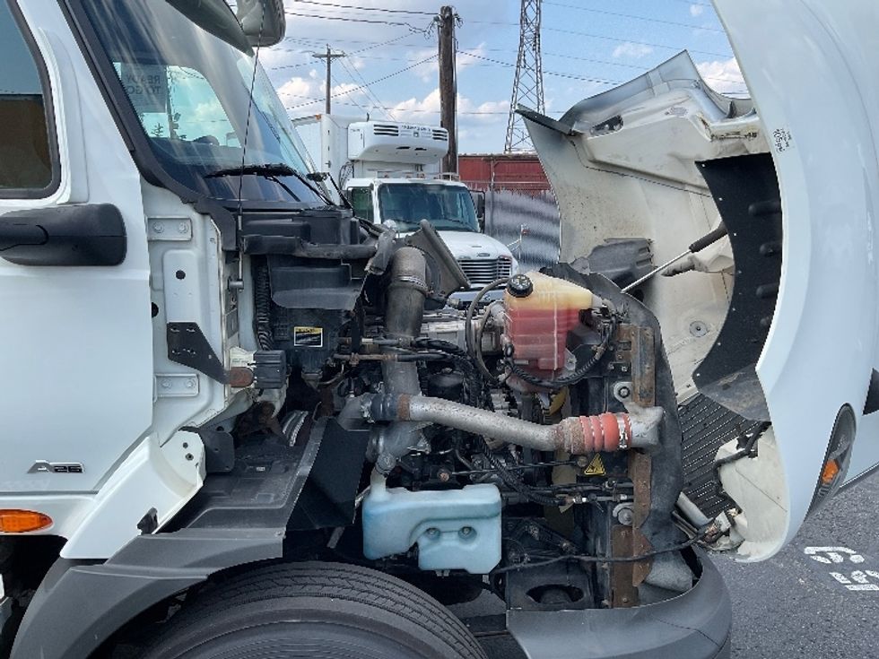 Day Cab Tractor-Heavy Duty Tractors-International-2018-RH613-Cleveland-TN-233,402\n\t\tmiles-$ 999,999 - Image 15