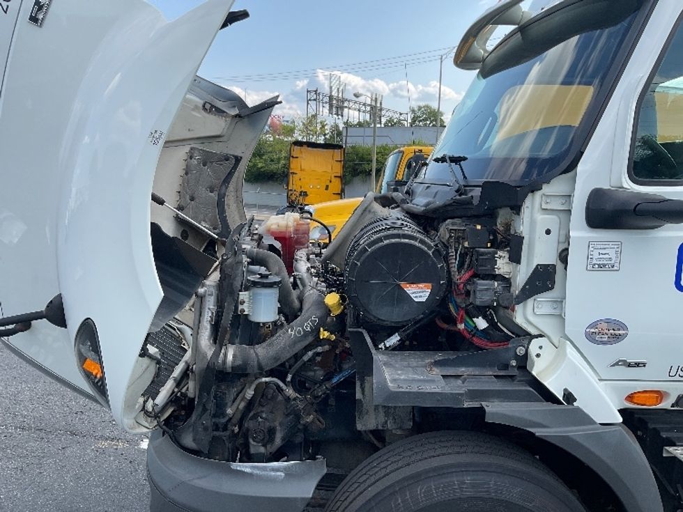 Day Cab Tractor-Heavy Duty Tractors-International-2018-RH613-Cleveland-TN-233,402\n\t\tmiles-$ 999,999 - Image 16