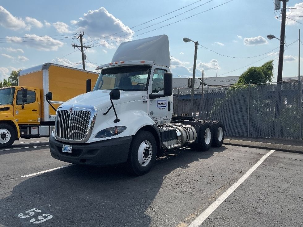 Day Cab Tractor-Heavy Duty Tractors-International-2018-RH613-Cleveland-TN-233,402\n\t\tmiles-$ 999,999 - Image 3