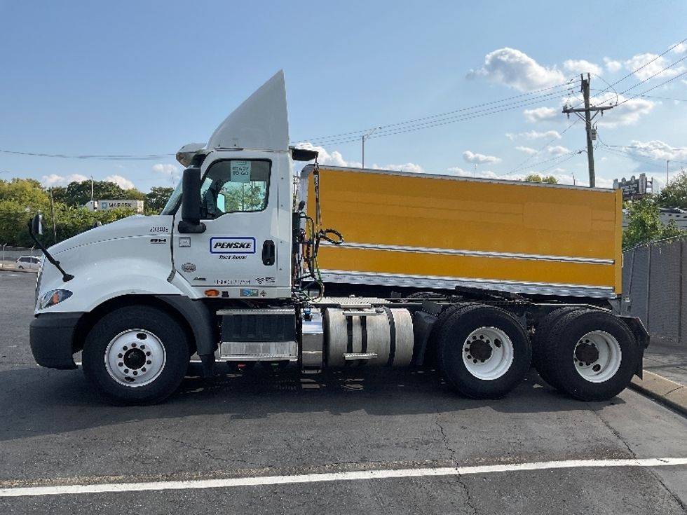 Day Cab Tractor-Heavy Duty Tractors-International-2018-RH613-Cleveland-TN-233,402\n\t\tmiles-$ 999,999 - Image 4