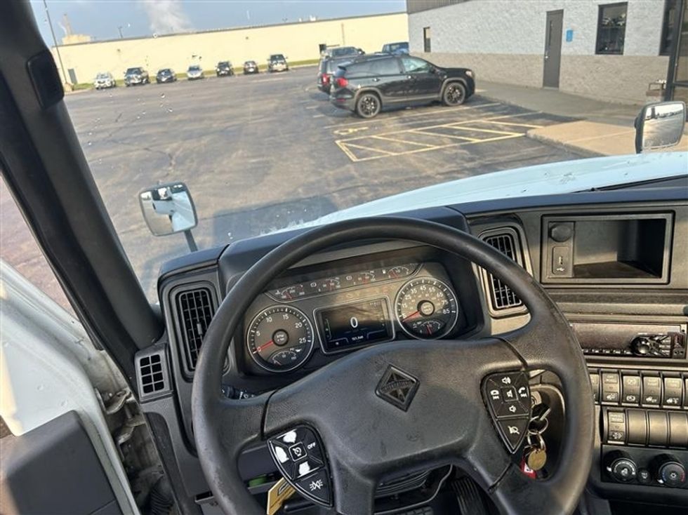 Day Cab Tractor-Heavy Duty Tractors-International-2018-RH613-Milwaukee-WI-521,558\n\t\tmiles-$ 21,500 - Image 10