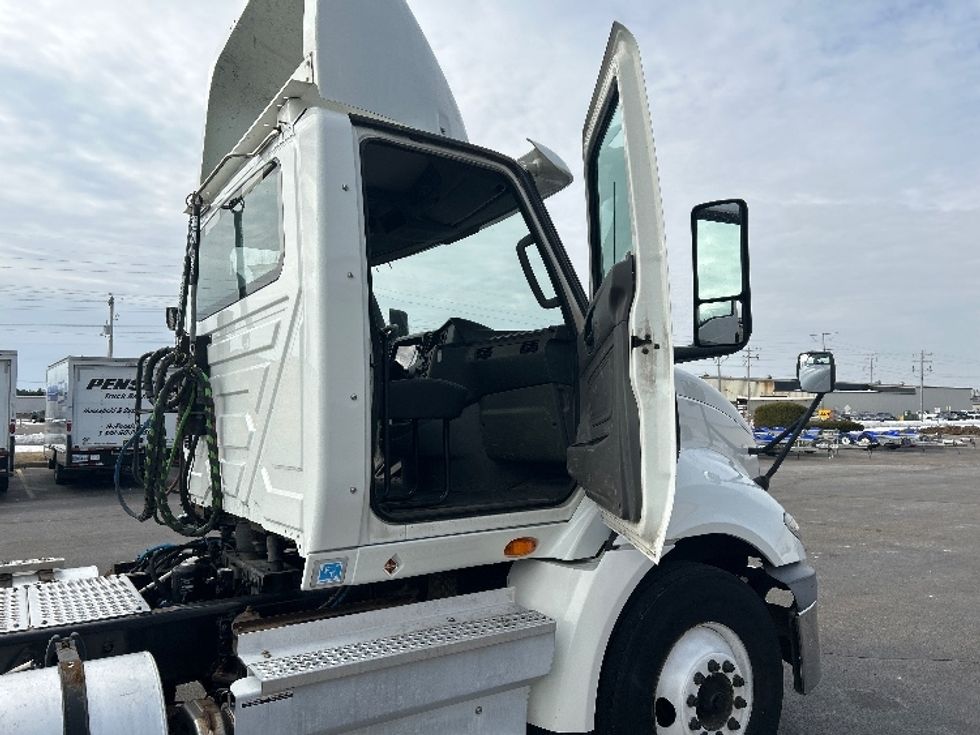 Day Cab Tractor-Heavy Duty Tractors-International-2018-RH613-Rothschild-WI-515,605\n\t\tmiles-$ 22,250 - Image 12