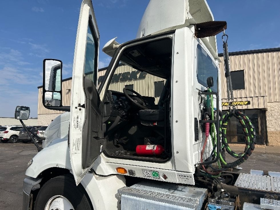 Day Cab Tractor-Heavy Duty Tractors-International-2018-RH613-Rothschild-WI-627,999\n\t\tmiles-$ 20,000 - Image 9