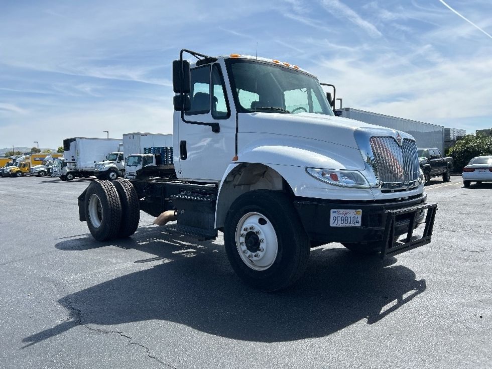 Day Cab Tractor-Heavy Duty Tractors-International-2019-4300-Gilroy-CA-51,811\n\t\tmiles-$ 41,500 - Image 1