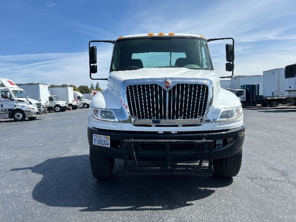 Day Cab Tractor-Heavy Duty Tractors-International-2019-4300-Gilroy-CA-51,811\n\t\tmiles-$ 41,500 - Image 2