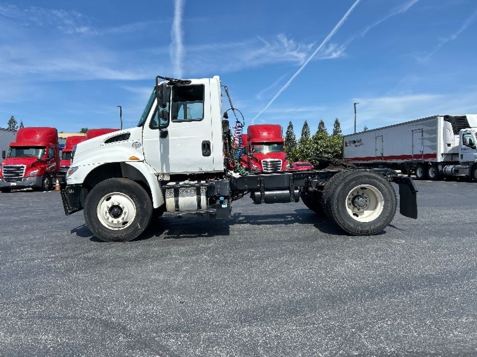 Day Cab Tractor-Heavy Duty Tractors-International-2019-4300-Gilroy-CA-51,811\n\t\tmiles-$ 41,500 - Image 4