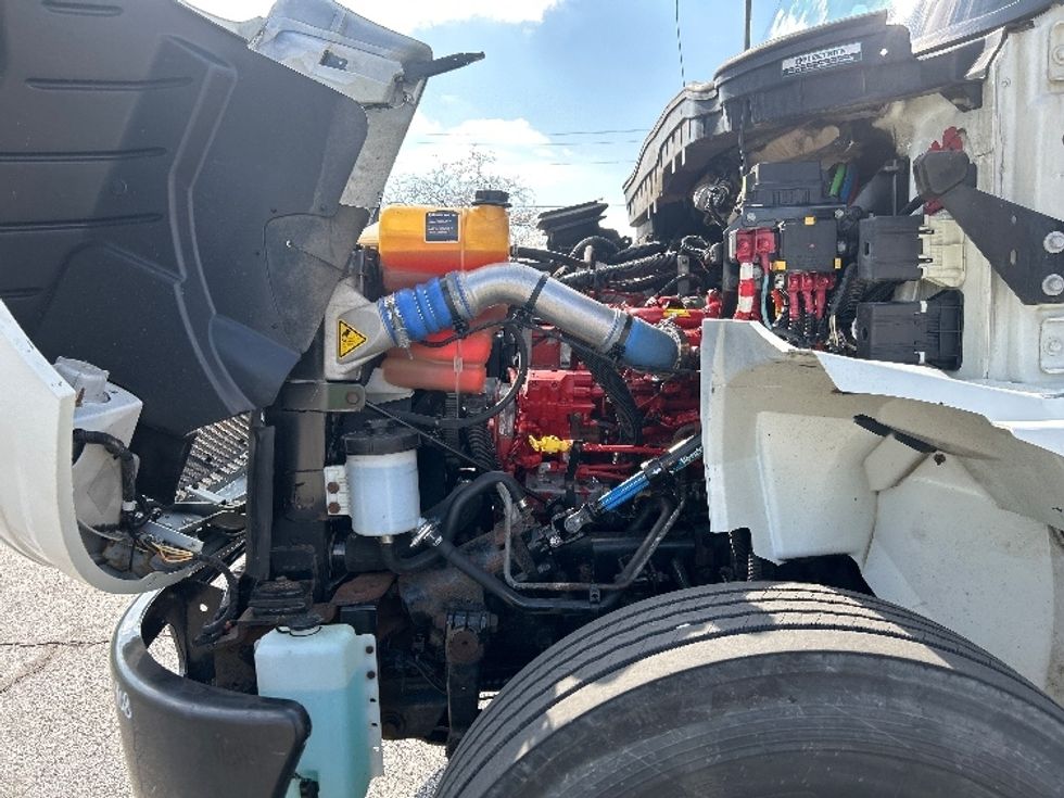 Day Cab Tractor-Heavy Duty Tractors-International-2019-4400-Elkhart-IN-131,461\n\t\tmiles-$ 46,000 - Image 16