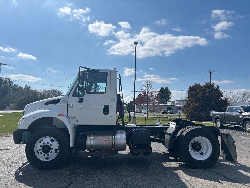Day Cab Tractor-Heavy Duty Tractors-International-2019-4400-Elkhart-IN-131,461\n\t\tmiles-$ 46,000 - Image 4